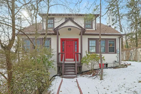 $985,000 | 32 Lynwood Road, Scarsdale, NY 10583