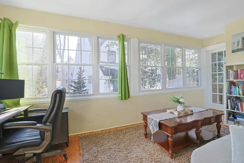 $985,000 | 32 Lynwood Road, Scarsdale, NY 10583