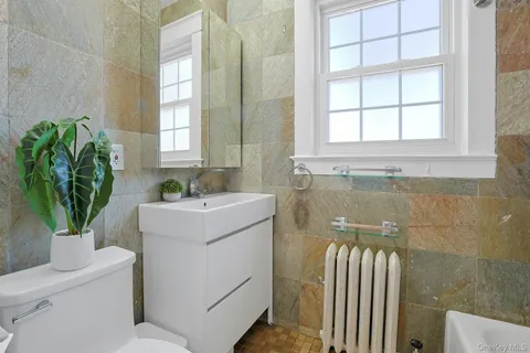 $985,000 | 32 Lynwood Road, Scarsdale, NY 10583