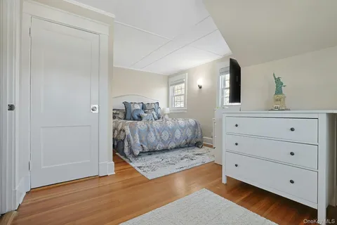 $985,000 | 32 Lynwood Road, Scarsdale, NY 10583