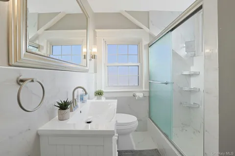 $985,000 | 32 Lynwood Road, Scarsdale, NY 10583