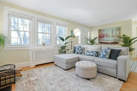 $985,000 | 32 Lynwood Road, Scarsdale, NY 10583