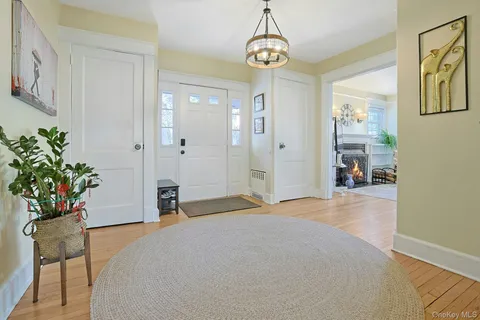 $985,000 | 32 Lynwood Road, Scarsdale, NY 10583