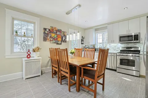 $985,000 | 32 Lynwood Road, Scarsdale, NY 10583