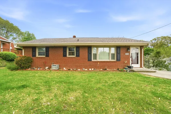 $234,900 | 5011 Victoria Street Northwest, Roanoke, VA 24017