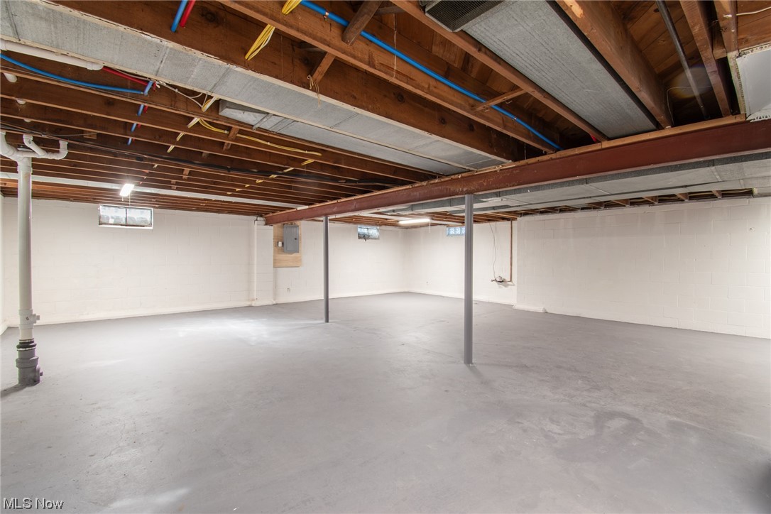 1097 South Meridian Road Youngstown, OH 44511 - Photo 21 of 29 View of basement