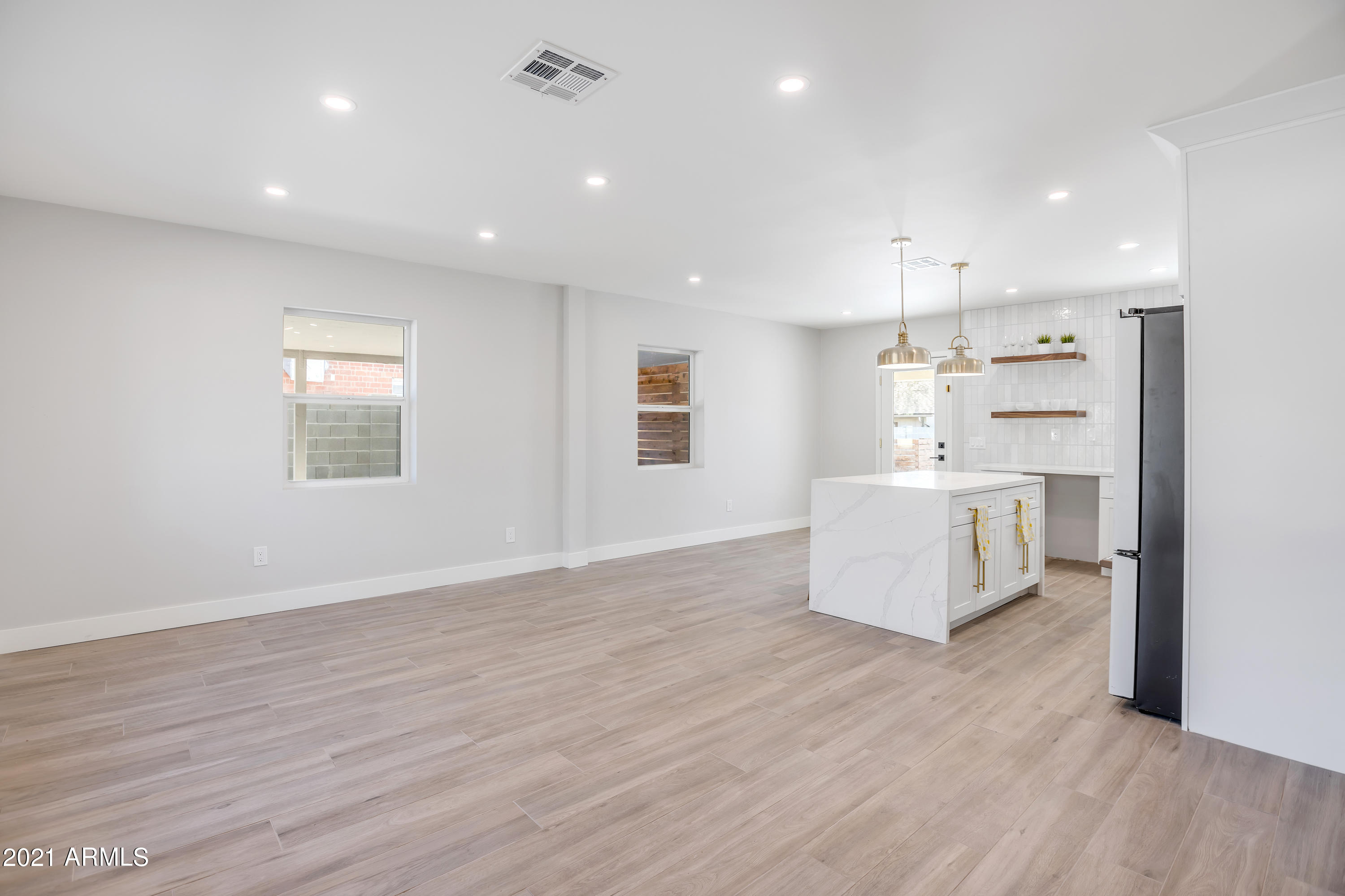 45 West Vogel Avenue Phoenix, AZ 85021 - Photo 3 of 20 Vogel - 7266