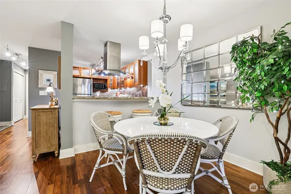 $413,000 | 11060 Northeast 33rd Place, Unit E3, Bellevue, WA 98004