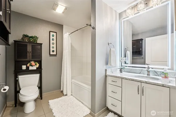 $413,000 | 11060 Northeast 33rd Place, Unit E3, Bellevue, WA 98004