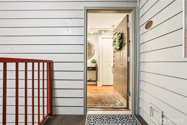 $413,000 | 11060 Northeast 33rd Place, Unit E3, Bellevue, WA 98004