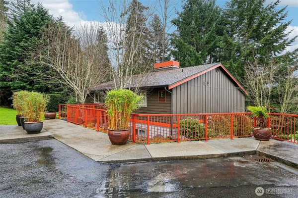 $413,000 | 11060 Northeast 33rd Place, Unit E3, Bellevue, WA 98004