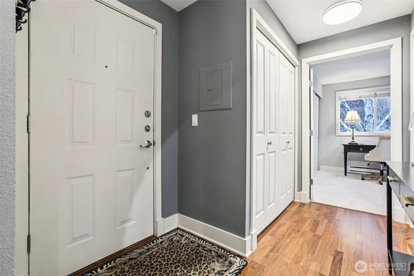 $413,000 | 11060 Northeast 33rd Place, Unit E3, Bellevue, WA 98004