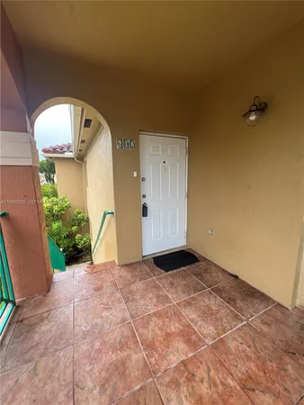 $2,550 | 6950 Northwest 174th Terrace, Unit 602, Hialeah, FL 33015
