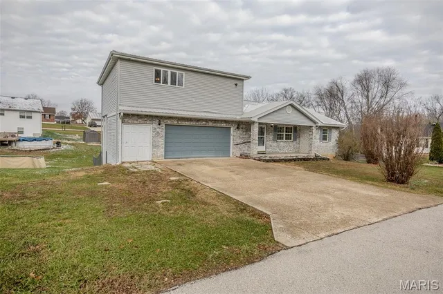 $322,500 | 19725 Stirrup Lane, Waynesville, MO 65583