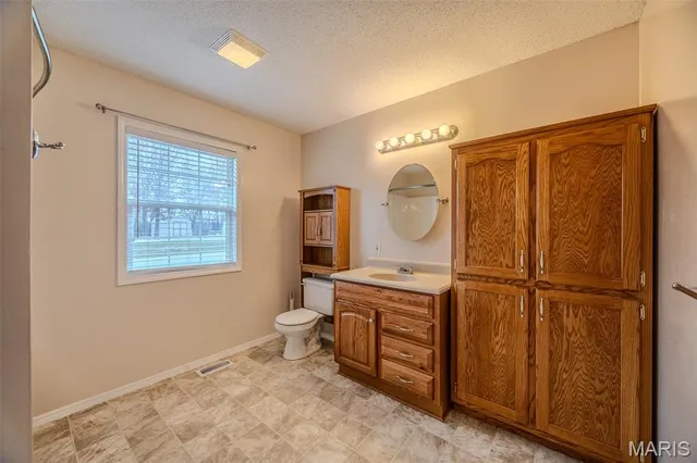 $322,500 | 19725 Stirrup Lane, Waynesville, MO 65583