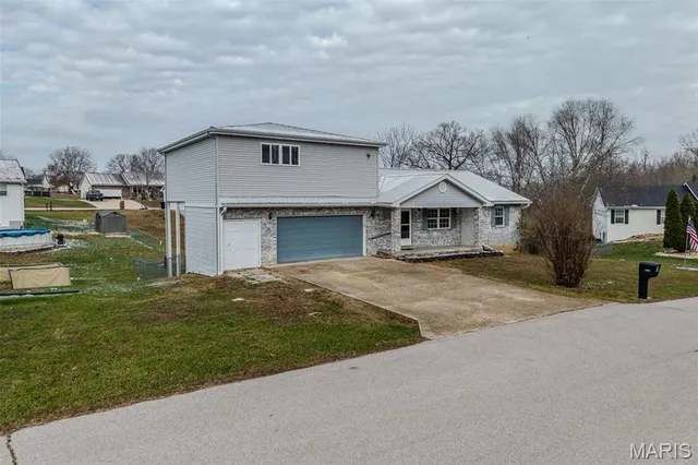 $322,500 | 19725 Stirrup Lane, Waynesville, MO 65583