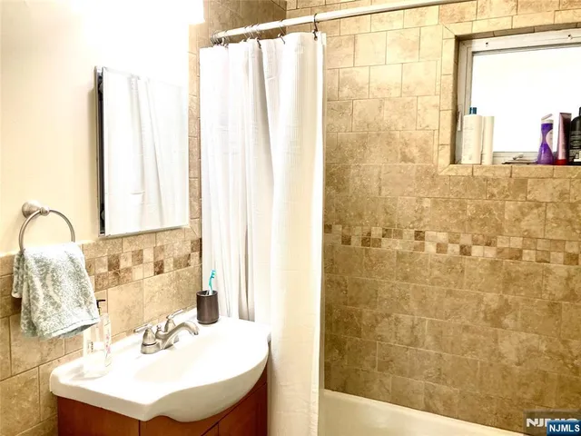 $1,950 | 506 Washington Drive, Ramsey, NJ 07446