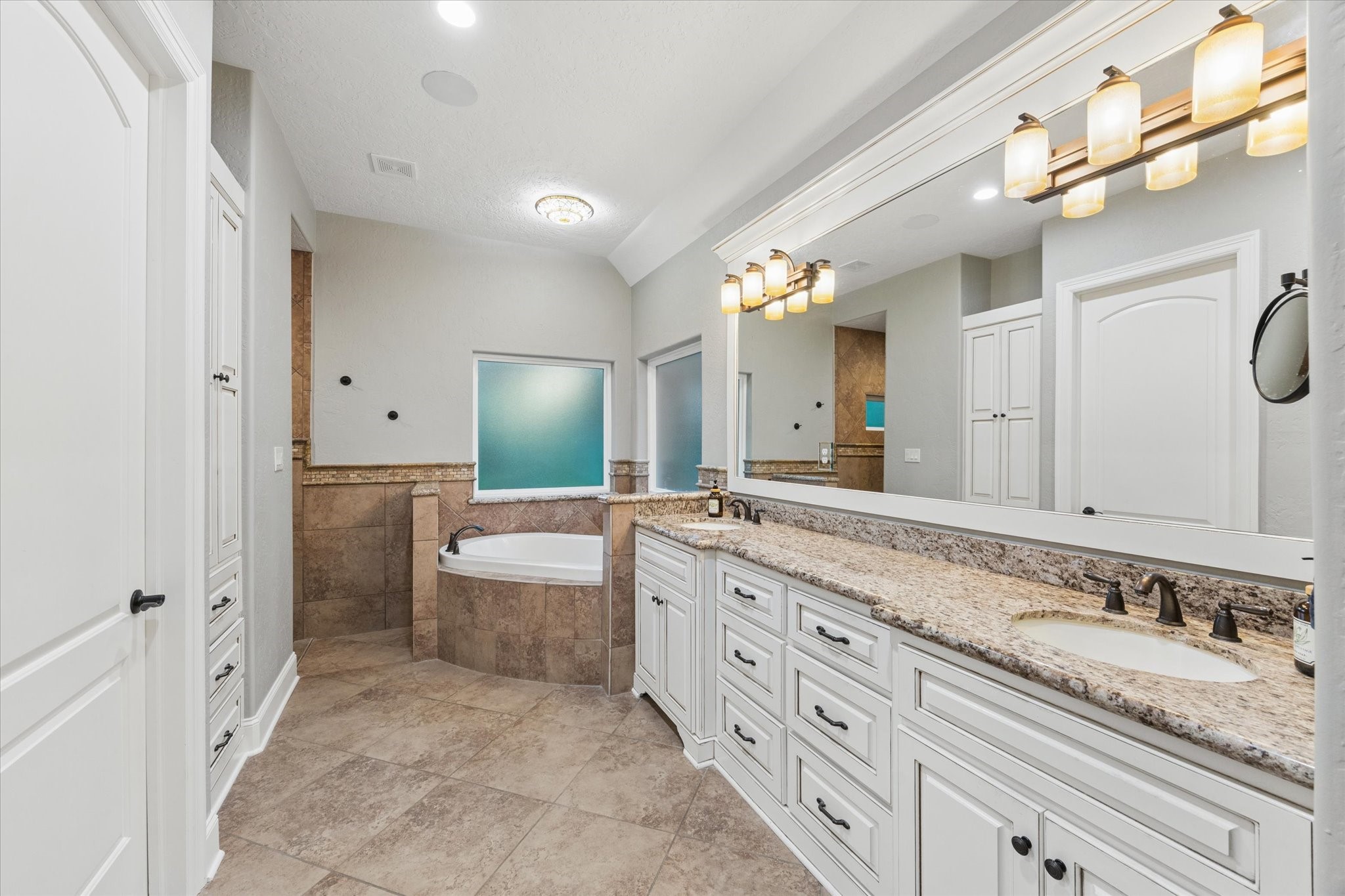 10332 Crown Ranch Boulevard Montgomery, TX 77316 - Photo 16 of 36