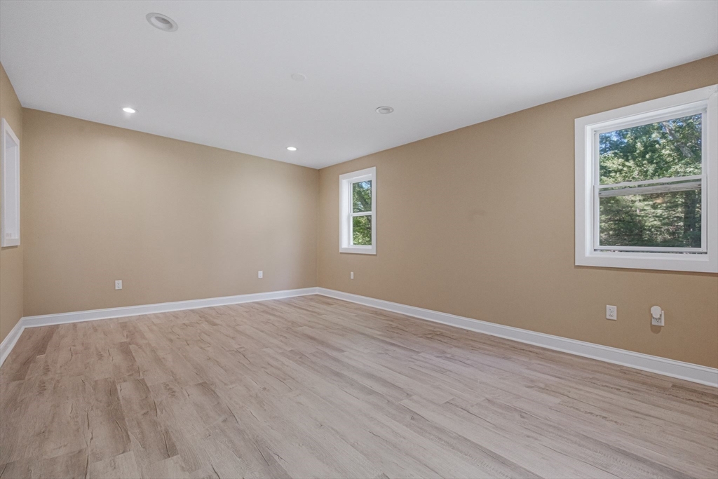 70 Riverside Avenue Attleboro, MA 02703 - Photo 7 of 42