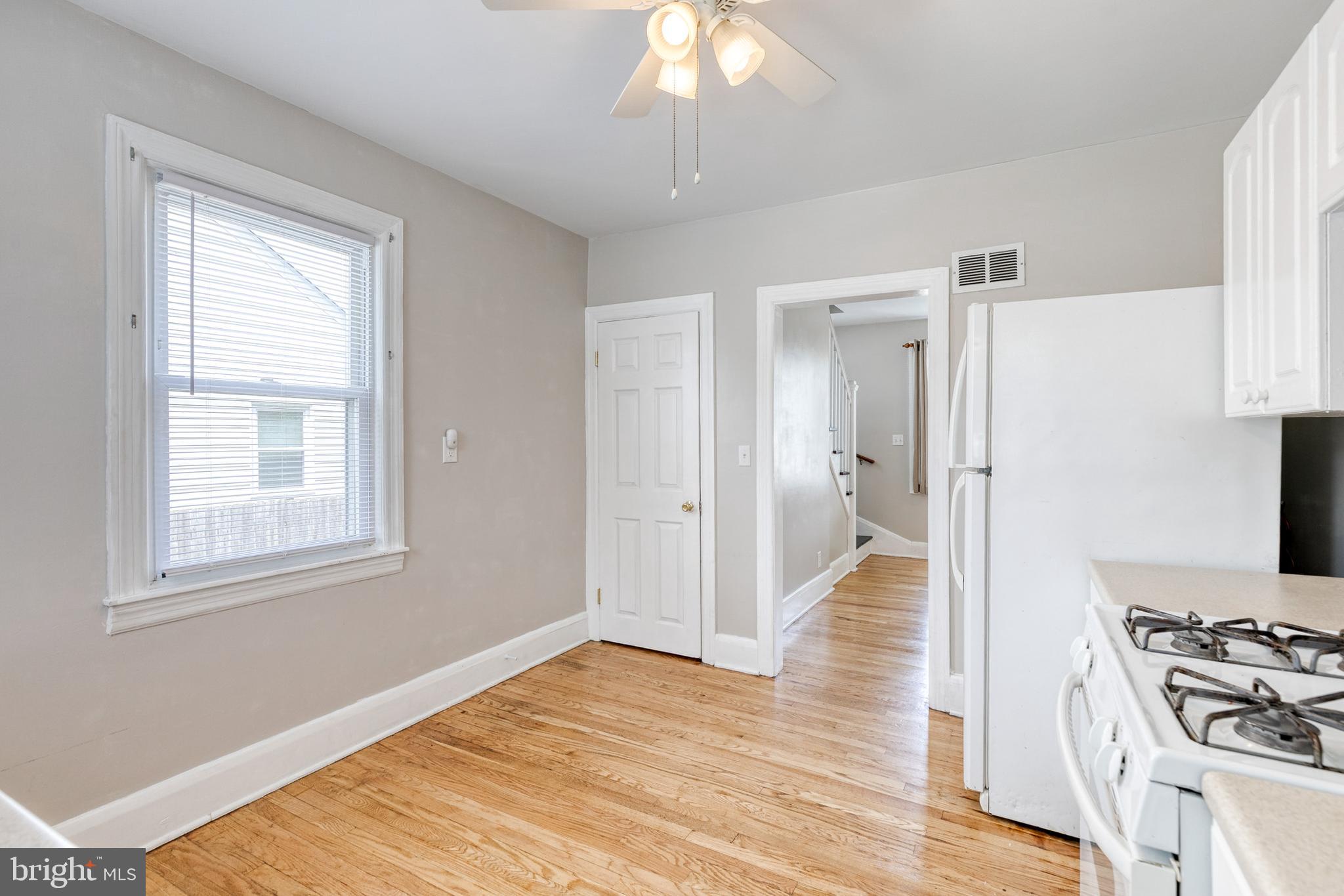 113 West Hilltop Road Baltimore, MD 21225 - Photo 15 of 45