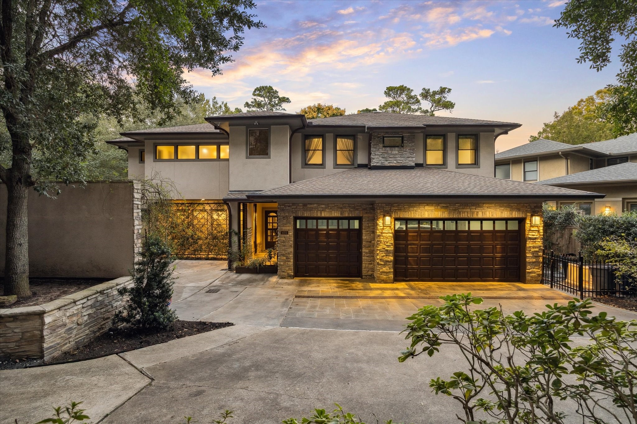 420 Pinewold Drive Houston, TX 77056 - Photo 30 of 41 a front view of a building