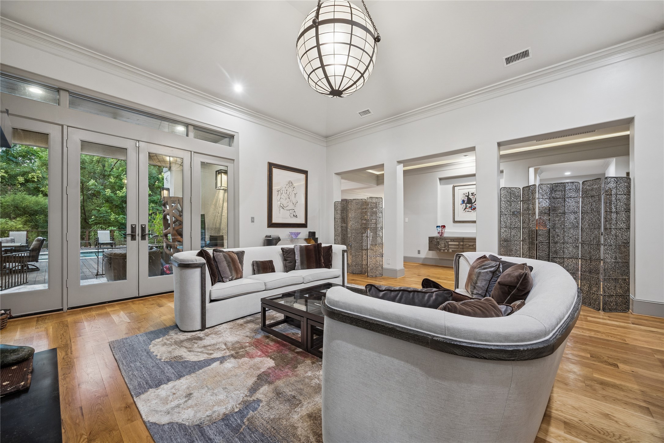 420 Pinewold Drive Houston, TX 77056 - Photo 8 of 41 a living room with furniture and wooden floor