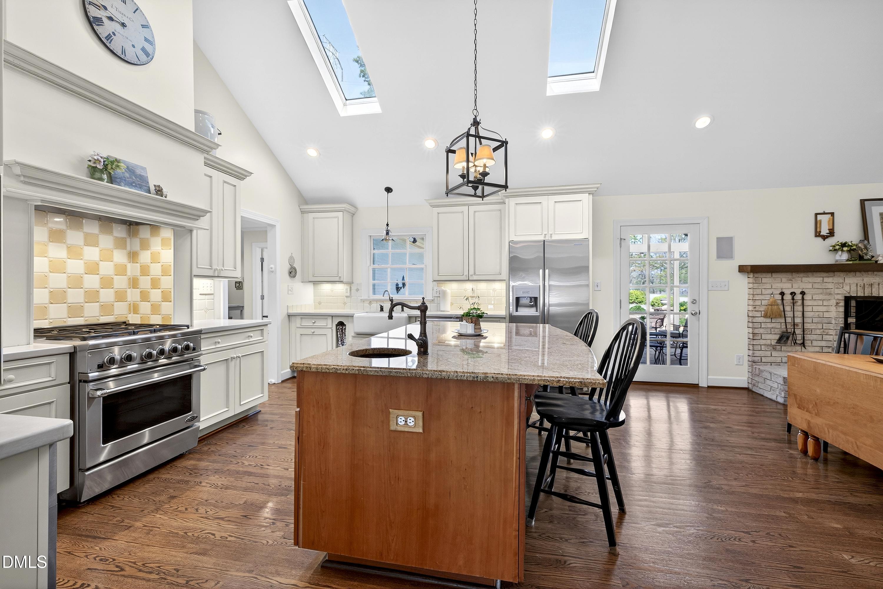 6713 Foxfire Place Raleigh, NC 27615 - Photo 12 of 89 Scene-22