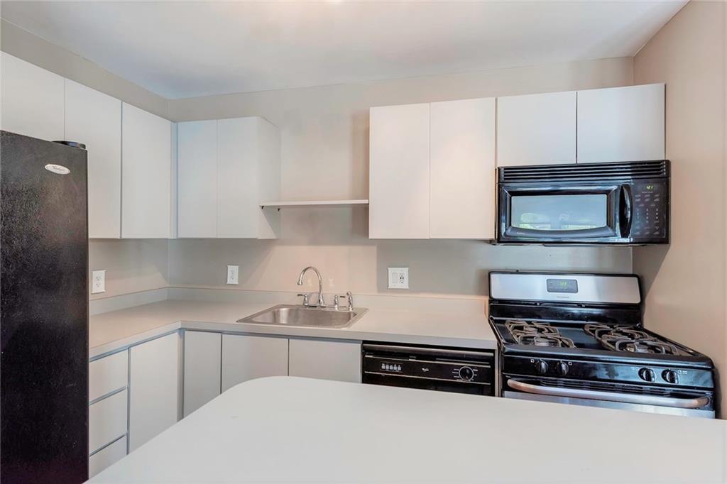 2109 Kenzie Road Pittsburgh, PA 15205 - Photo 11 of 25 Kitchen