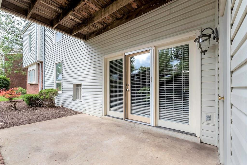 2109 Kenzie Road Pittsburgh, PA 15205 - Photo 18 of 25 Patio