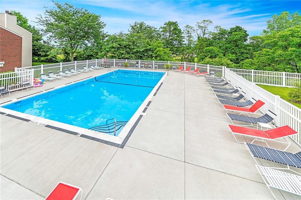 2109 Kenzie Road Pittsburgh, PA 15205 - Photo 24 of 25 Pool