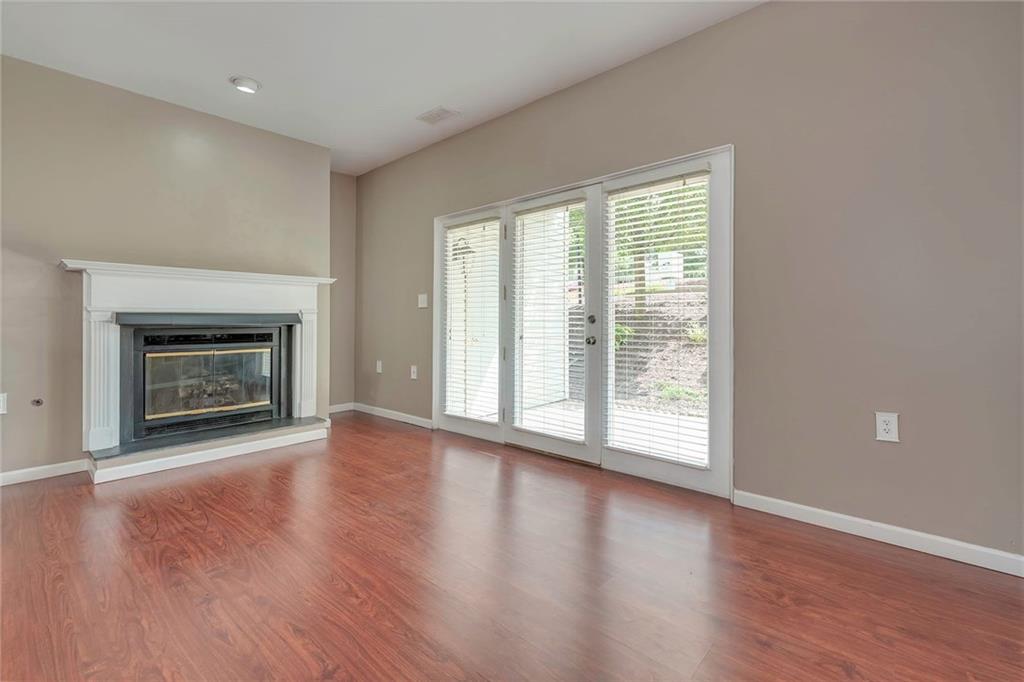 2109 Kenzie Road Pittsburgh, PA 15205 - Photo 5 of 25 Living Room