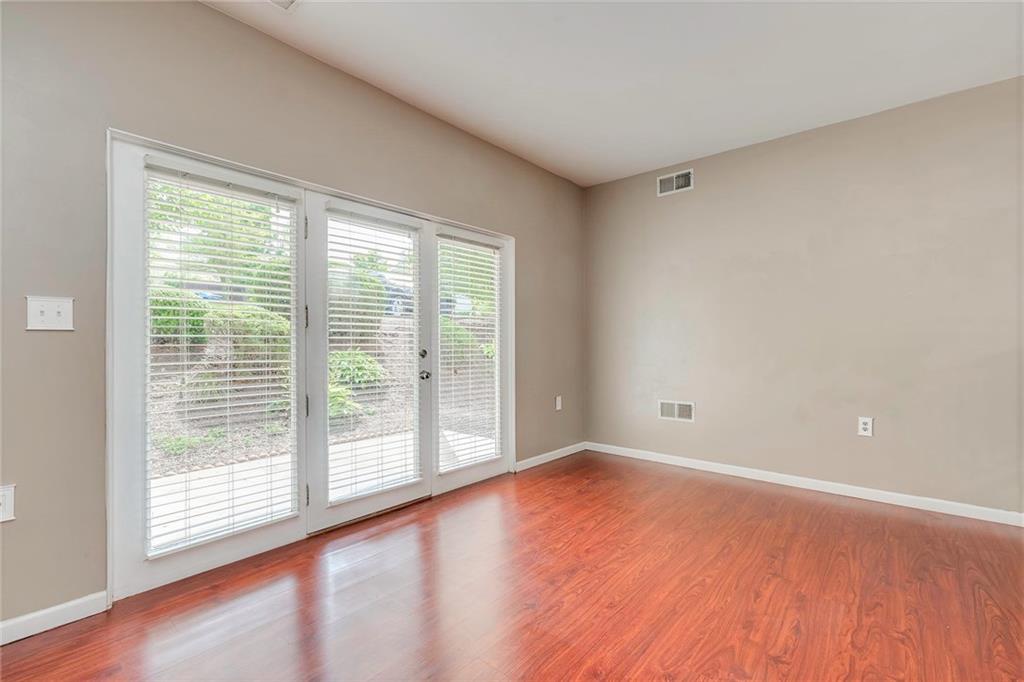 2109 Kenzie Road Pittsburgh, PA 15205 - Photo 6 of 25 Living Room
