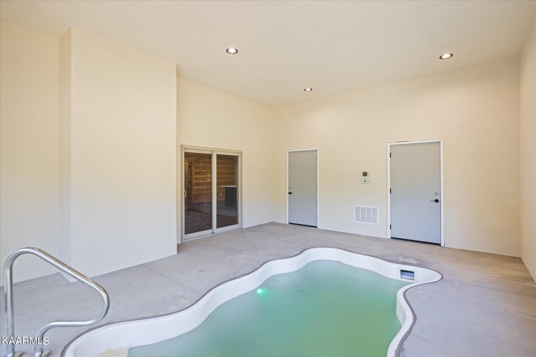 4228 Wears Valley Road, Unit 71 Sevierville, TN 37862 - Photo 11 of 28 a view of a room with gym equipment