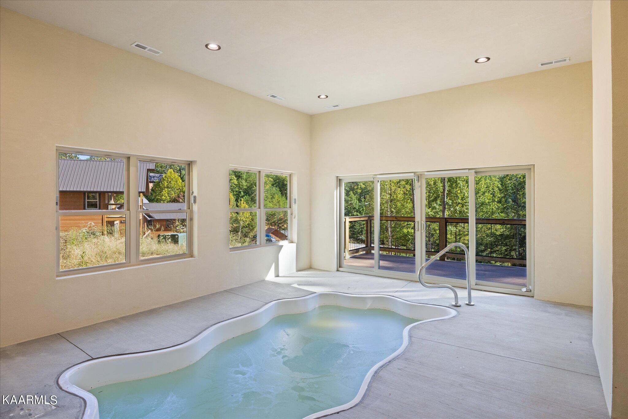 4228 Wears Valley Road, Unit 71 Sevierville, TN 37862 - Photo 10 of 28 a view of an empty room with a window