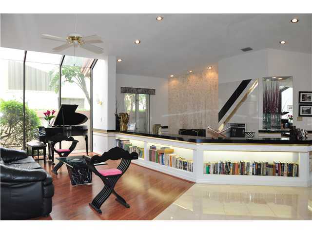 4870 Oxford Way Boca Raton, FL 33434 - Photo 4 of 16 Additional Photo