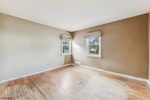 $610,000 | 39-27 Taylor Road, Fair Lawn, NJ 07410