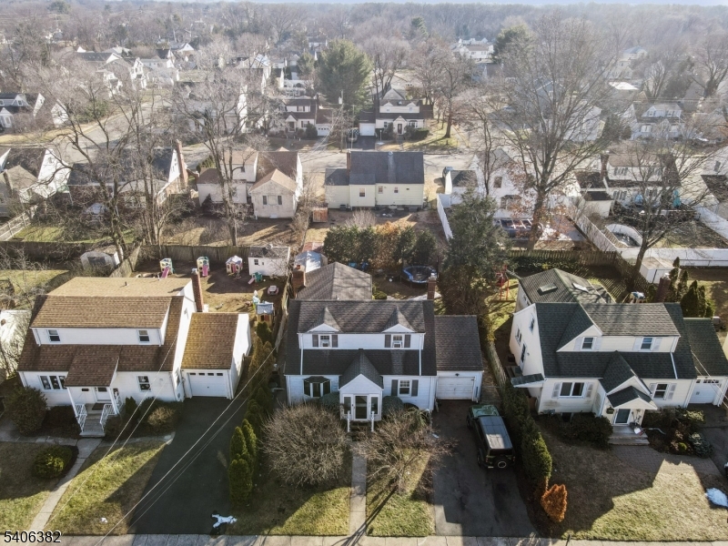 39-27 Taylor Road Fair Lawn, NJ 07410 - Photo 22 of 27 an aerial view of a city