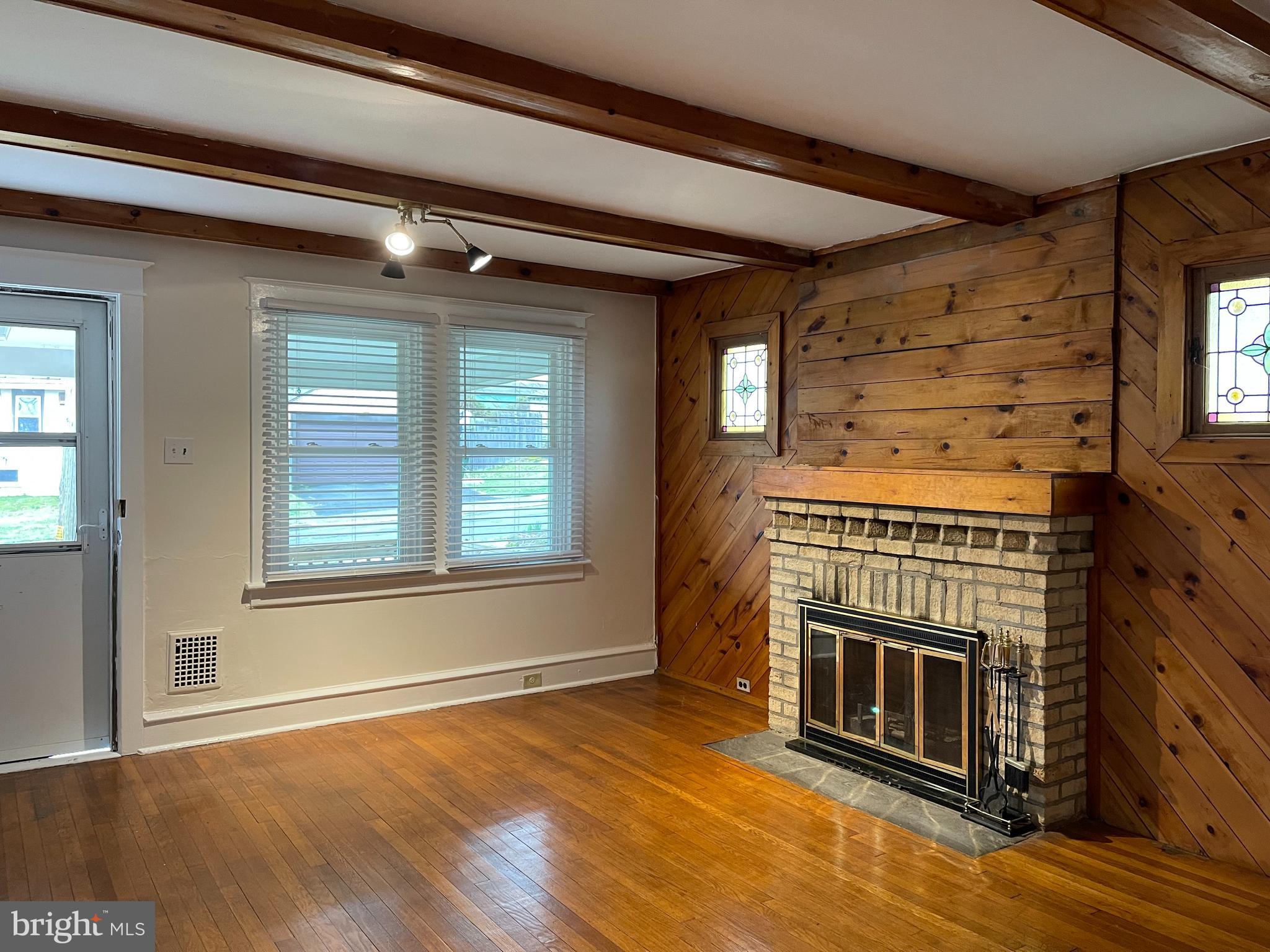 1854 Rockwell Road Abington, PA 19001 - Photo 3 of 19 Living Room