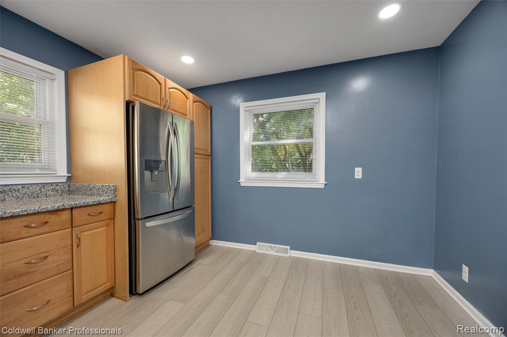 2050 Ridgemont Road Grosse Pointe Woods, MI 48236 - Photo 15 of 22