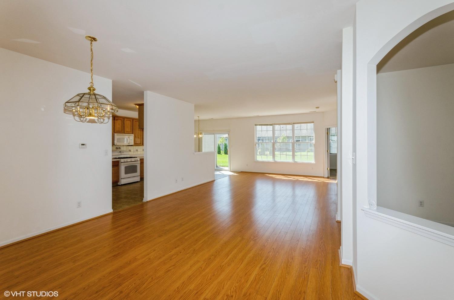 904 Portrait Place Dyer, IN 46311 - Photo 3 of 12 1500x993