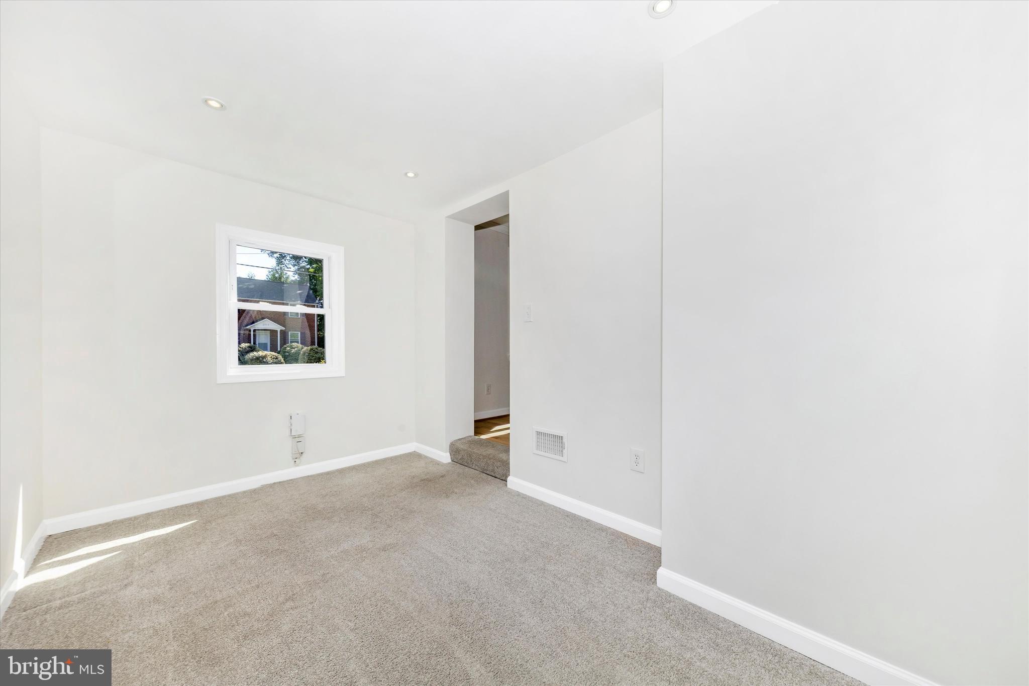 2714 Arvin Street Silver Spring, MD 20902 - Photo 13 of 54 Den