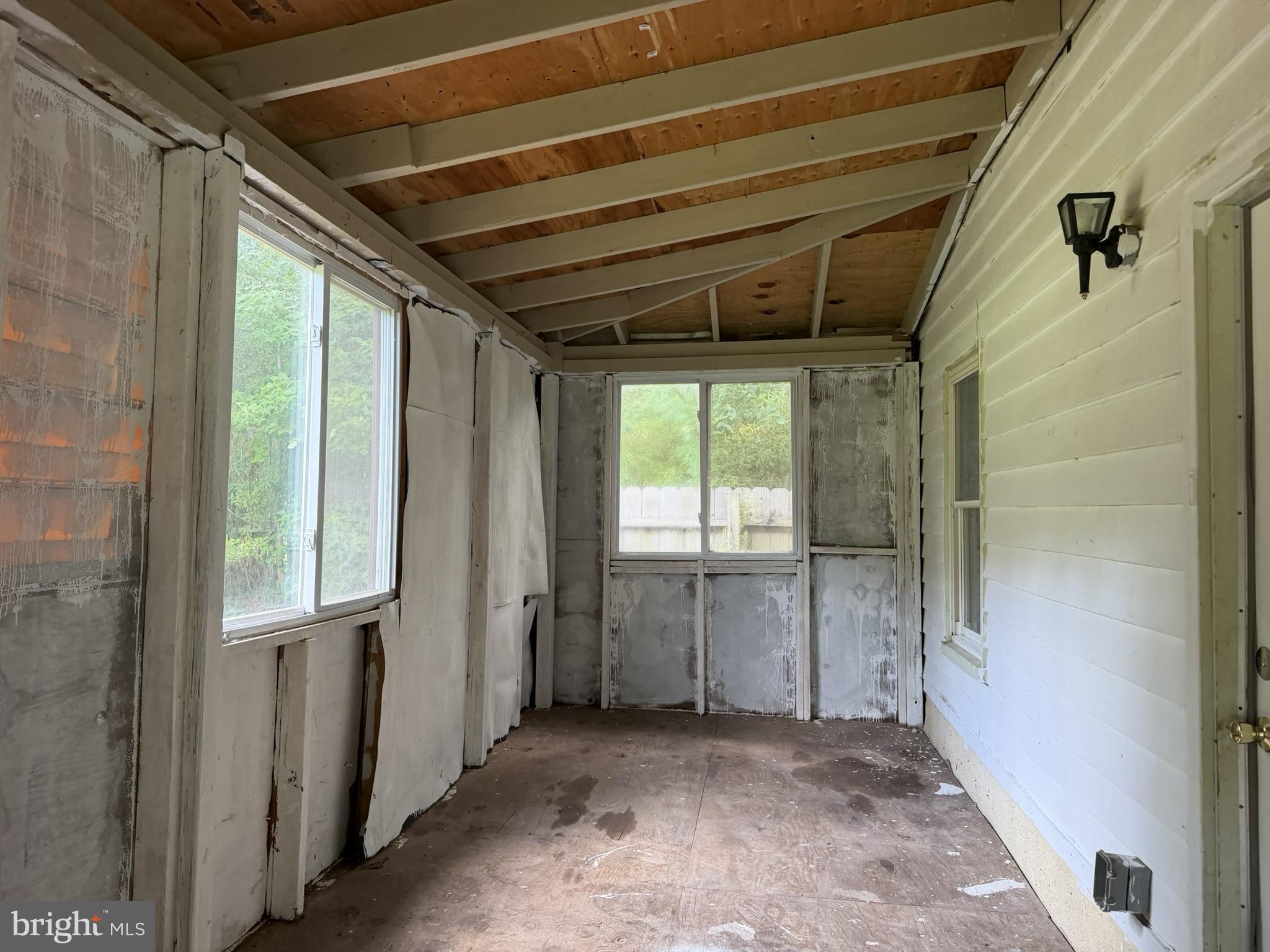 27834 Fairmount Road Westover, MD 21871 - Photo 8 of 20 enclosed front porch - view 2
