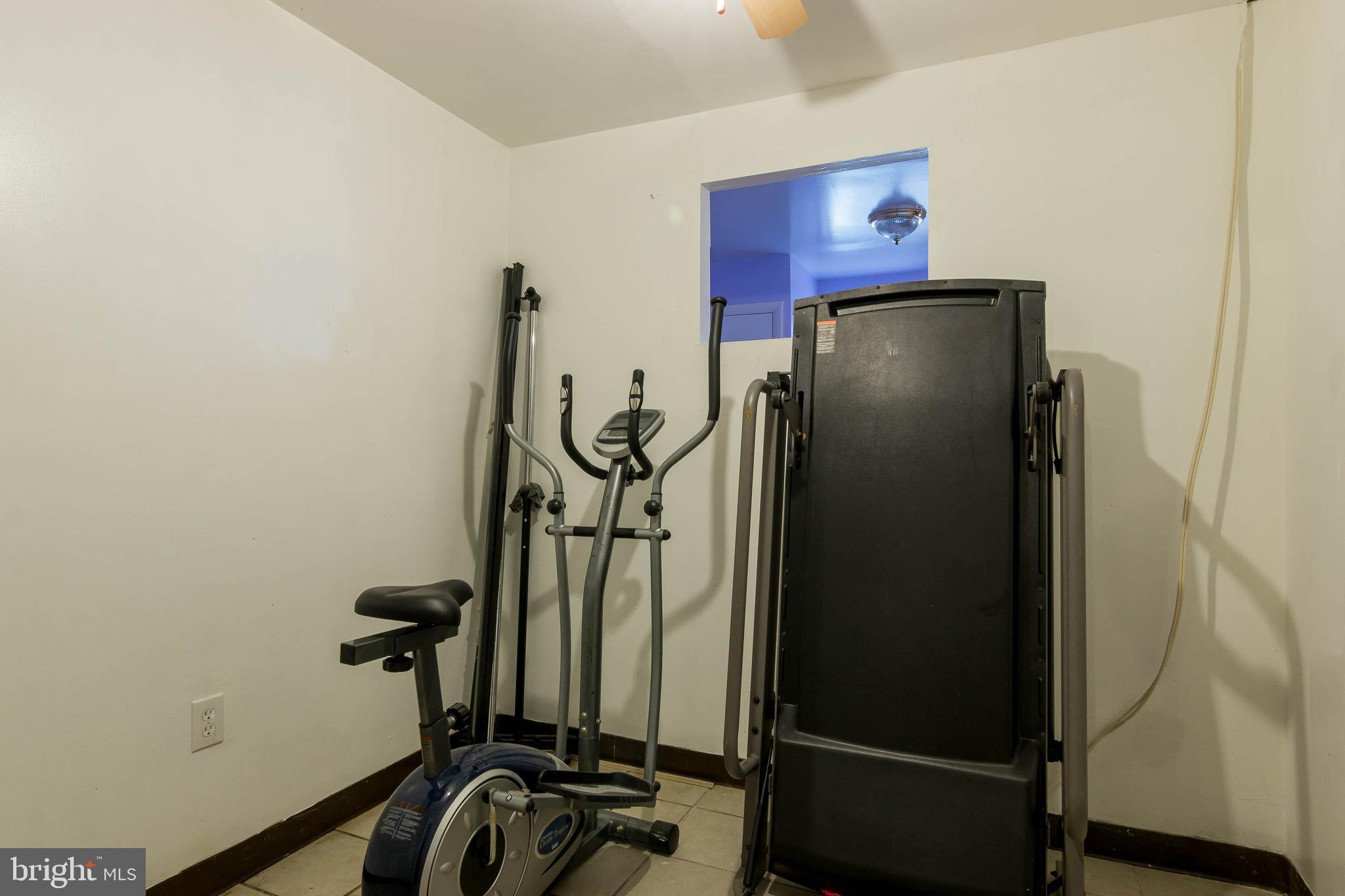 12807 North Point Lane Laurel, MD 20708 - Photo 22 of 27 Your own work out room