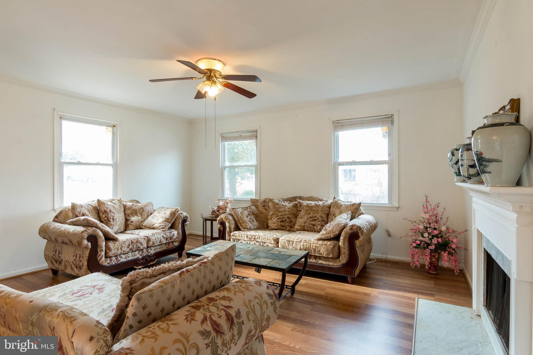 12807 North Point Lane Laurel, MD 20708 - Photo 4 of 27 1 of 3 fireplaces