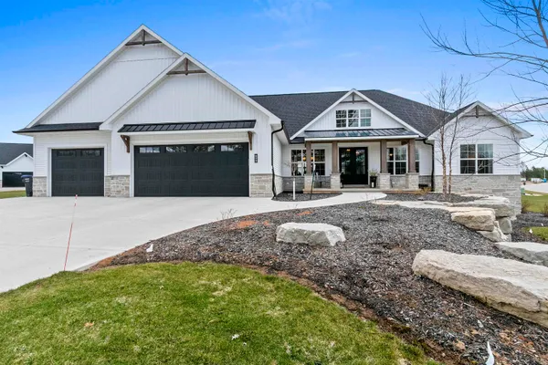 $1,200,000 | 699 Blackberry Court, Oneida, WI 54155