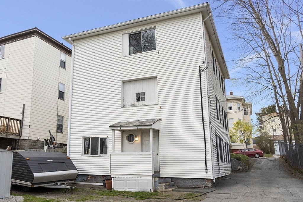 3 Lund Street Worcester, MA 01607 - Photo 4 of 42 Gallery Image 4