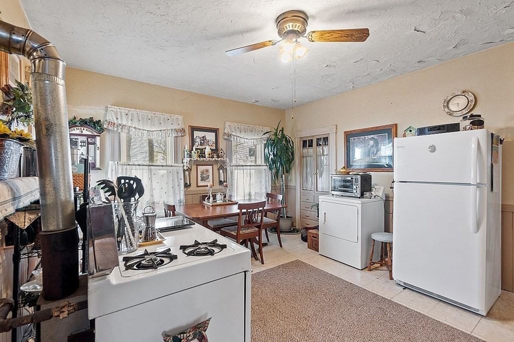 3 Lund Street Worcester, MA 01607 - Photo 9 of 42 Gallery Image 9