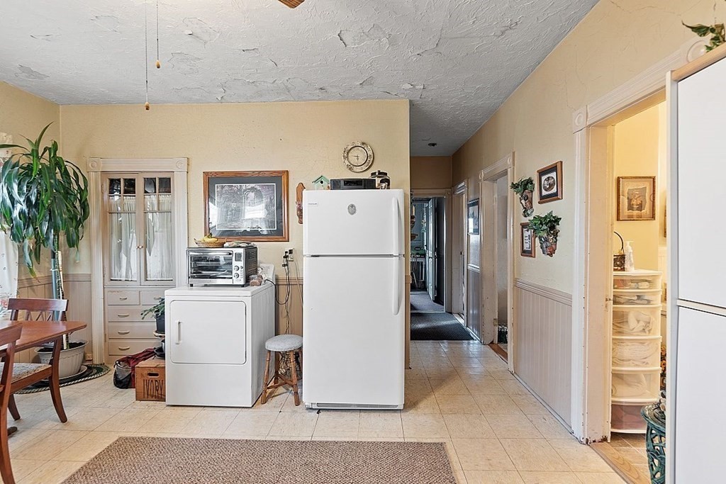 3 Lund Street Worcester, MA 01607 - Photo 10 of 42 Gallery Image 10