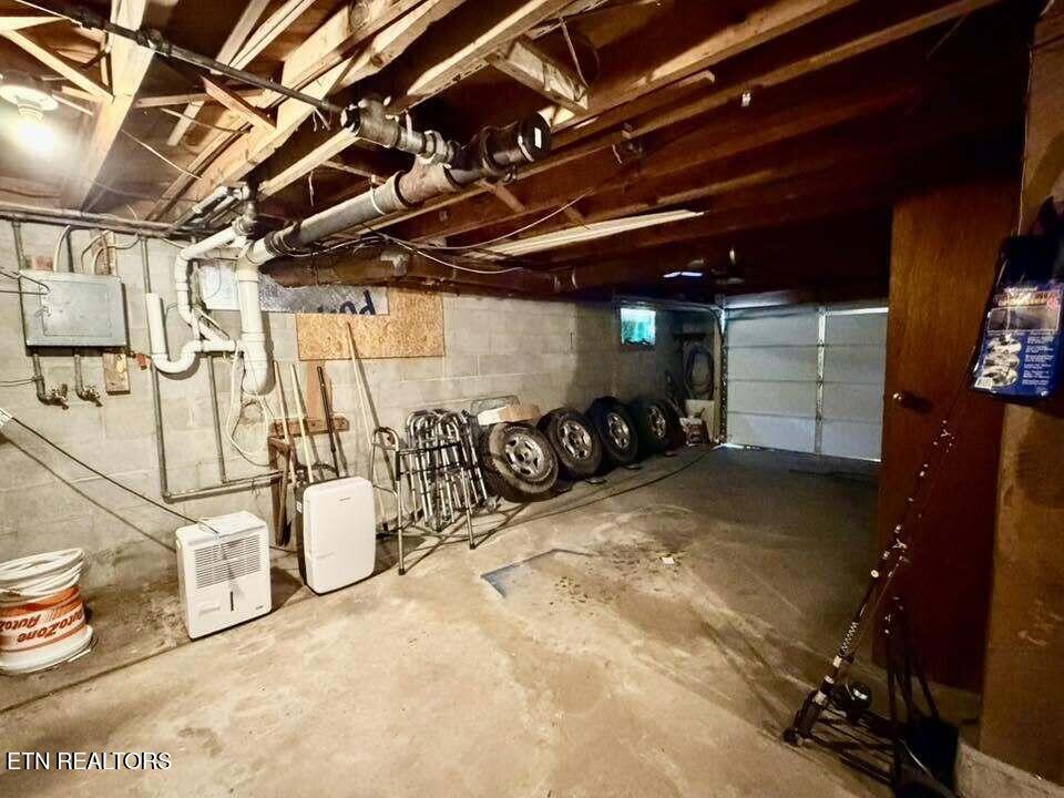 1890 James Ferry Road Kingston, TN 37763 - Photo 21 of 28 Basement garage