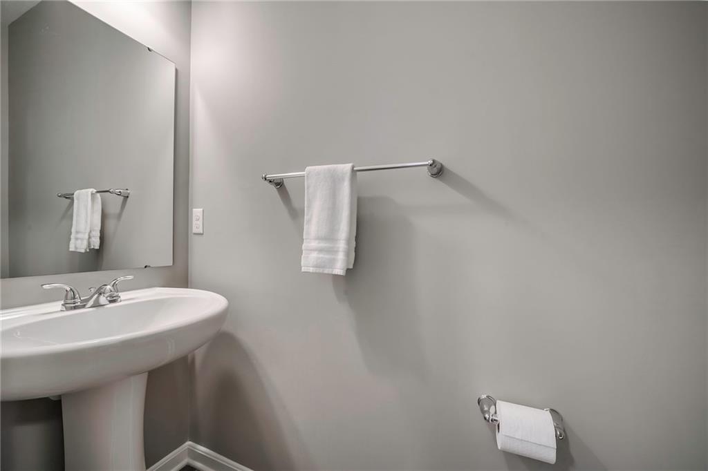 135 Lockheed Drive Coraopolis, PA 15108 - Photo 12 of 25 Gallery Image 12